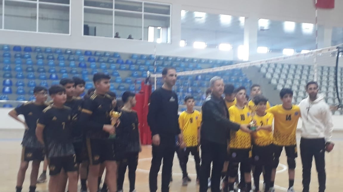 VOLEYBOLDA BÖLGEYE UÇTUK 